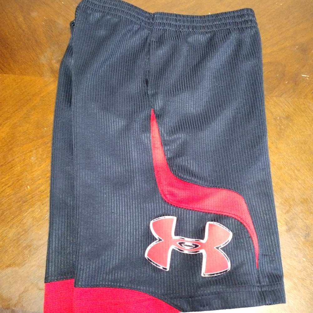 Youth Under Armour shorts XL